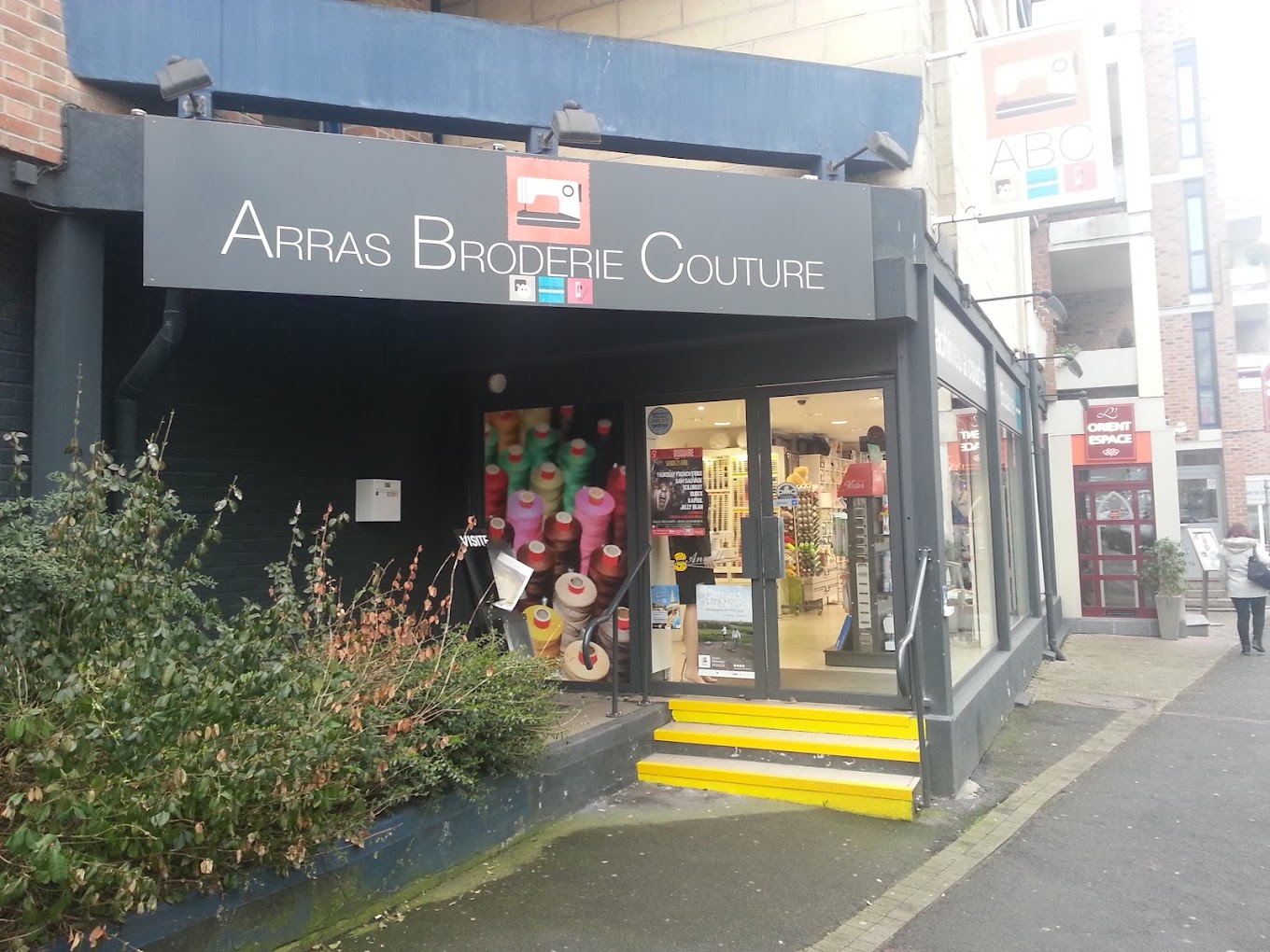 Façade Arras Broderie Couture